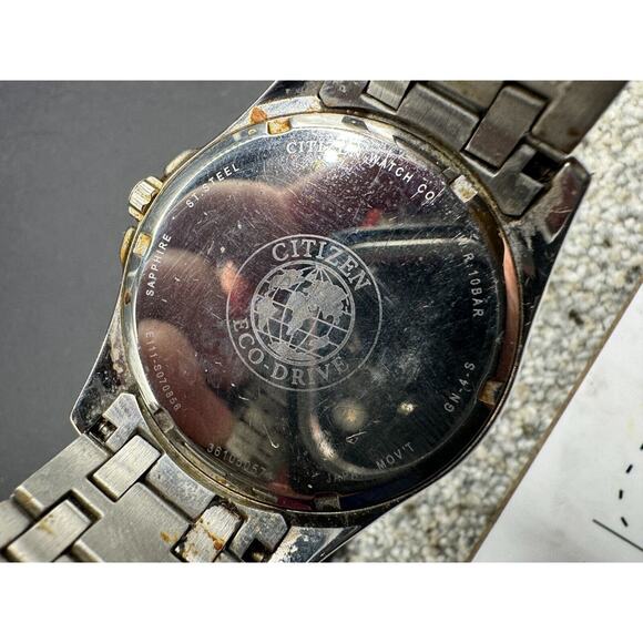 Citizen Eco-Drive Sapphire WR 100 Men\'s Black Dial Watch E111-S070899 SS Band